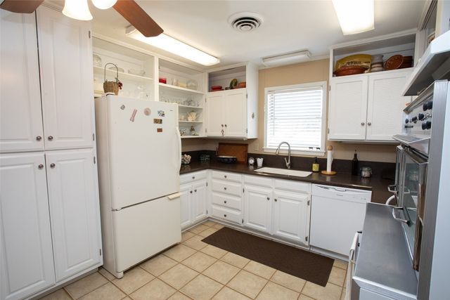 914 Fairview Street, Graham, TX 76450