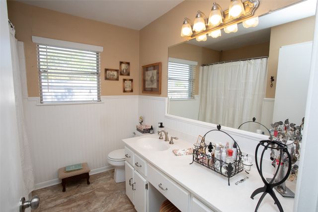 914 Fairview Street, Graham, TX 76450