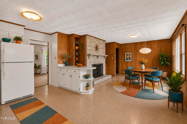 16019 Briarwood Lane, Abingdon, VA 24210