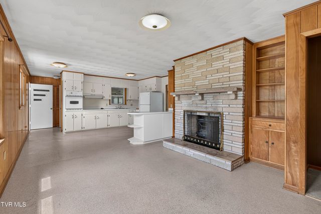 16019 Briarwood Lane, Abingdon, VA 24210