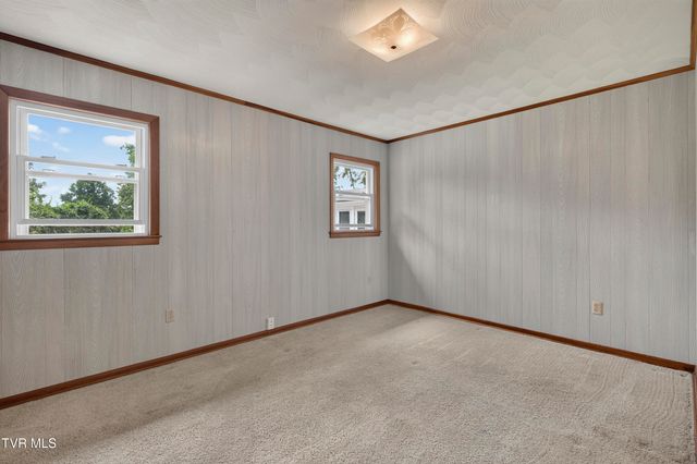 16019 Briarwood Lane, Abingdon, VA 24210