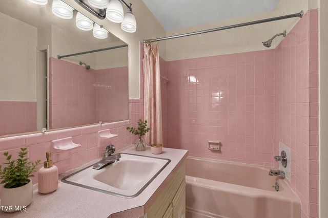 16019 Briarwood Lane, Abingdon, VA 24210
