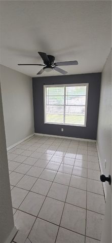 1013 Evergreen St, Mathis, TX 78368