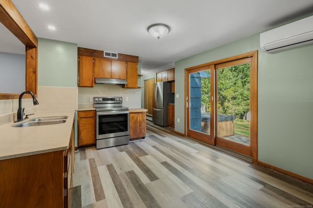 84 Camp Street, Middletown, CT 06457