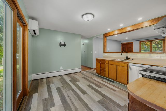 84 Camp Street, Middletown, CT 06457