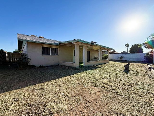 5208 W Calavar Road, Glendale, AZ 85306