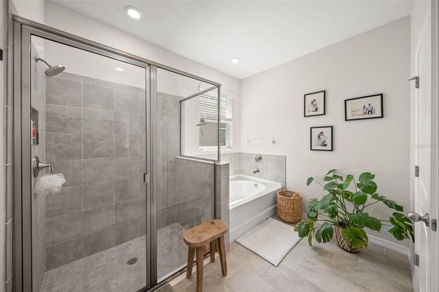 2013 MIDNIGHT PEARL DRIVE, Sarasota, FL 34240