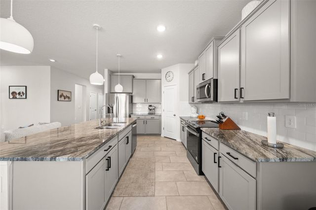 2013 MIDNIGHT PEARL DRIVE, Sarasota, FL 34240