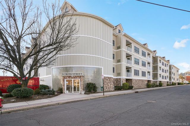 3 Cross Street 104, Suffern, NY 10901
