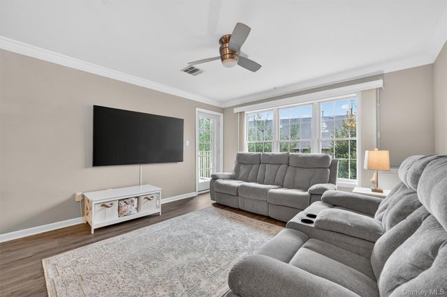 3 Cross Street 104, Suffern, NY 10901