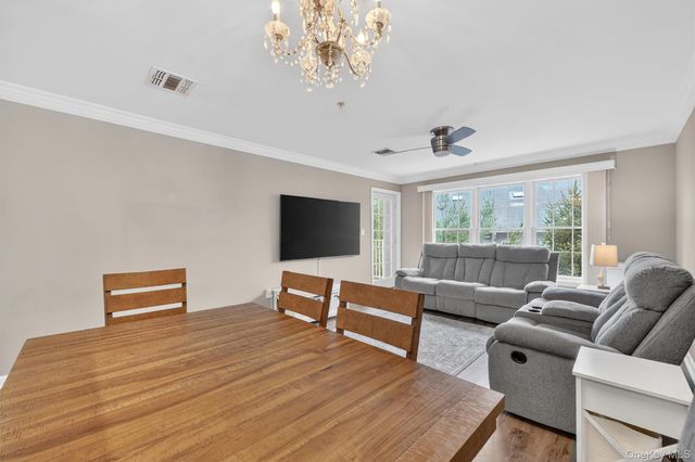 3 Cross Street 104, Suffern, NY 10901