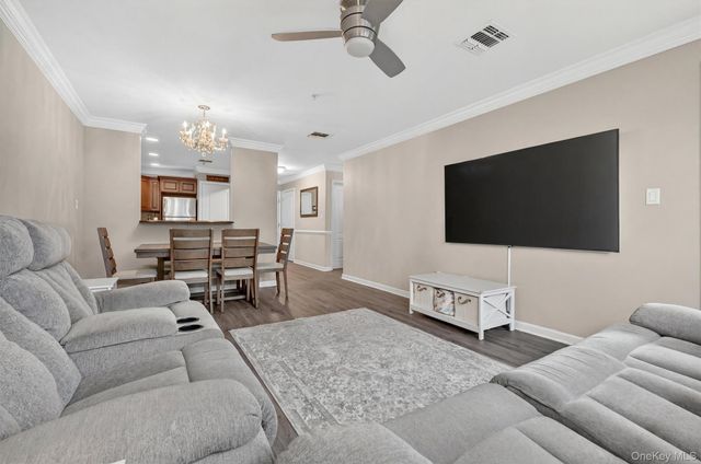 3 Cross Street 104, Suffern, NY 10901