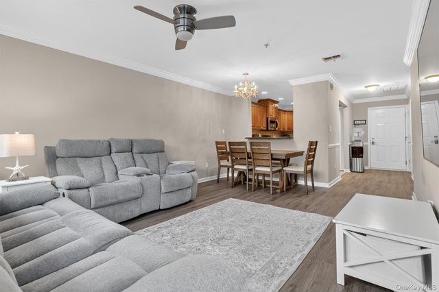 3 Cross Street 104, Suffern, NY 10901