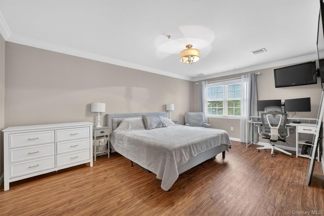 3 Cross Street 104, Suffern, NY 10901