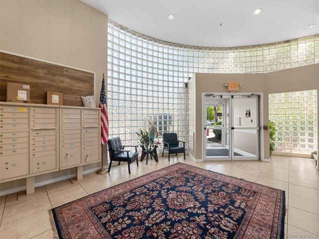 3 Cross Street 104, Suffern, NY 10901