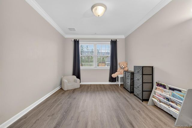 3 Cross Street 104, Suffern, NY 10901