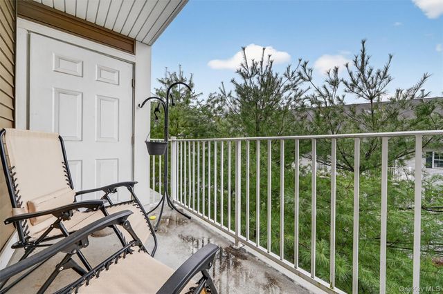 3 Cross Street 104, Suffern, NY 10901