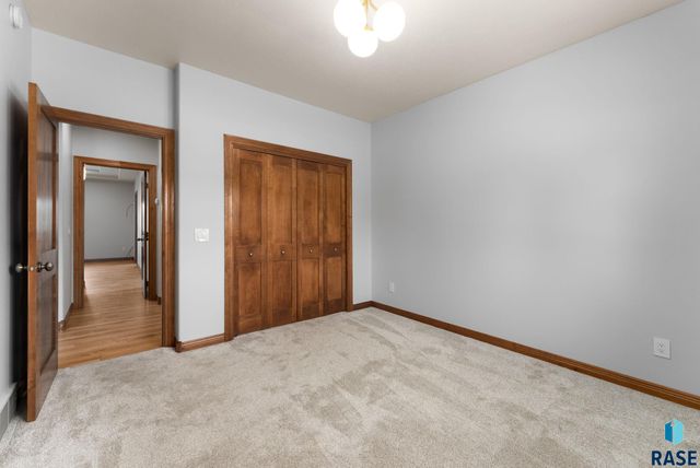 7616 W Stanford Dr Drive, Sioux Falls, SD 57106