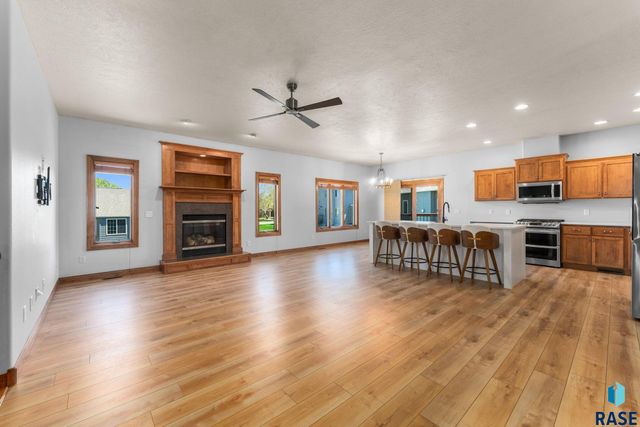 7616 W Stanford Dr Drive, Sioux Falls, SD 57106