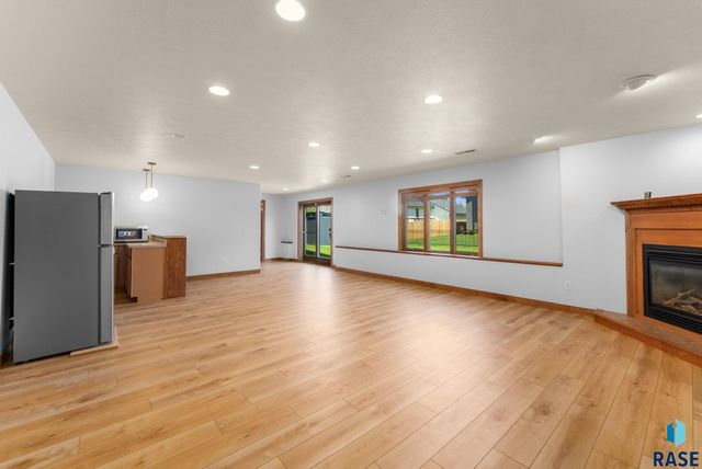 7616 W Stanford Dr Drive, Sioux Falls, SD 57106