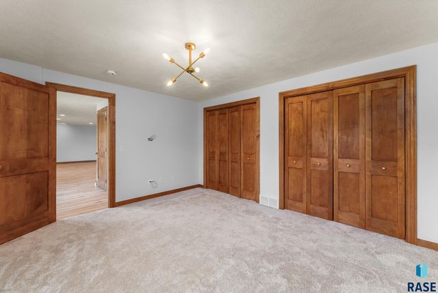 7616 W Stanford Dr Drive, Sioux Falls, SD 57106