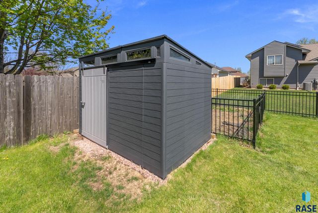 7616 W Stanford Dr Drive, Sioux Falls, SD 57106