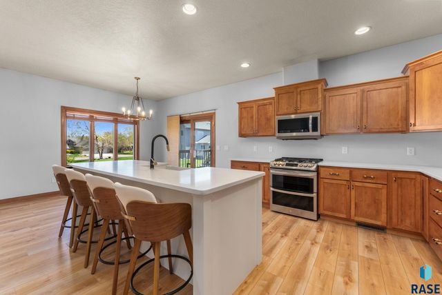 7616 W Stanford Dr Drive, Sioux Falls, SD 57106