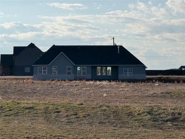 2692 S May Avenue, Guthrie, OK 73044