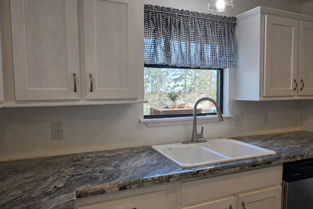 150 Lazy Lane, Livingston, TX 77351