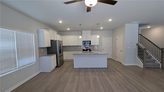 427 Lanier Circle, Woodstock, GA 30189