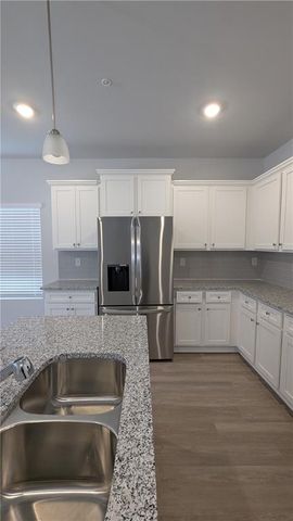 427 Lanier Circle, Woodstock, GA 30189