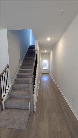 427 Lanier Circle, Woodstock, GA 30189