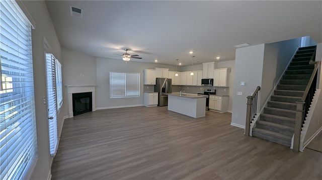 427 Lanier Circle, Woodstock, GA 30189