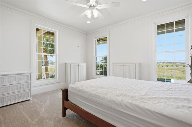 304 Estes Dr, Rockport, TX 78382