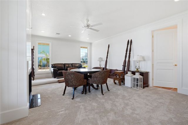 304 Estes Dr, Rockport, TX 78382