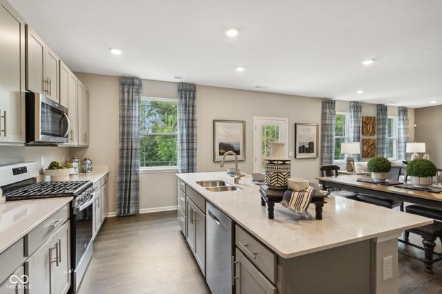 7744 Magnolia Street, New Palestine, IN 46163