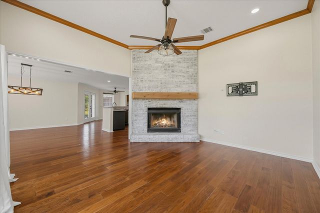 311 Creekview Circle, Crandall, TX 75114