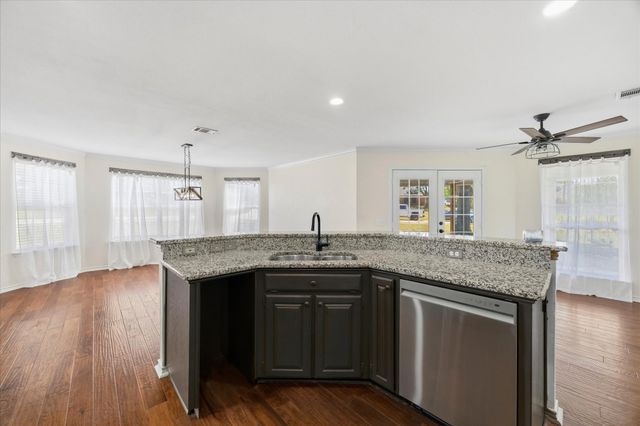 311 Creekview Circle, Crandall, TX 75114