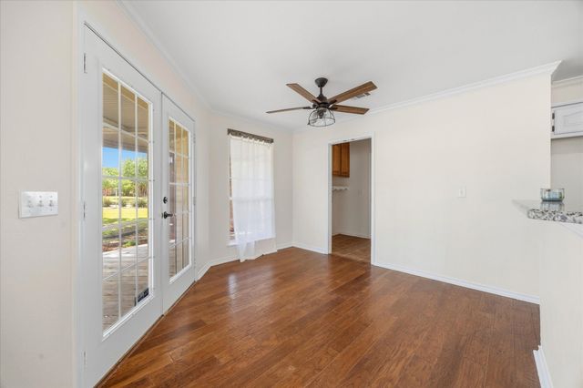 311 Creekview Circle, Crandall, TX 75114