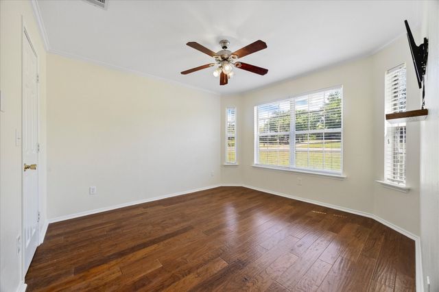 311 Creekview Circle, Crandall, TX 75114