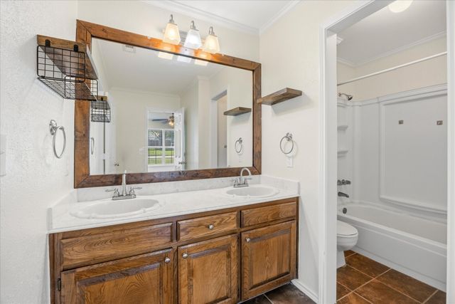 311 Creekview Circle, Crandall, TX 75114