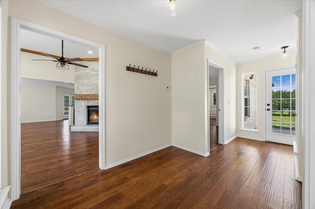 311 Creekview Circle, Crandall, TX 75114