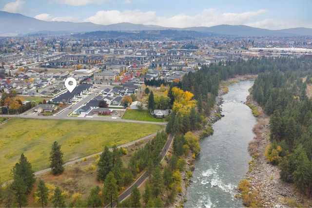 1824 N Jakeman Ct, Greenacres, WA 99016