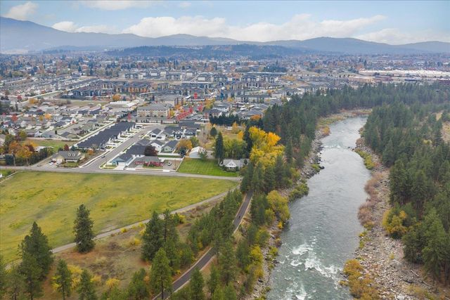 1824 N Jakeman Ct, Greenacres, WA 99016