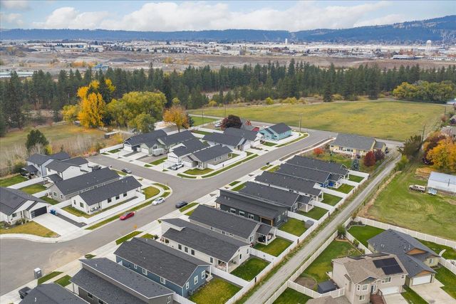 1824 N Jakeman Ct, Greenacres, WA 99016