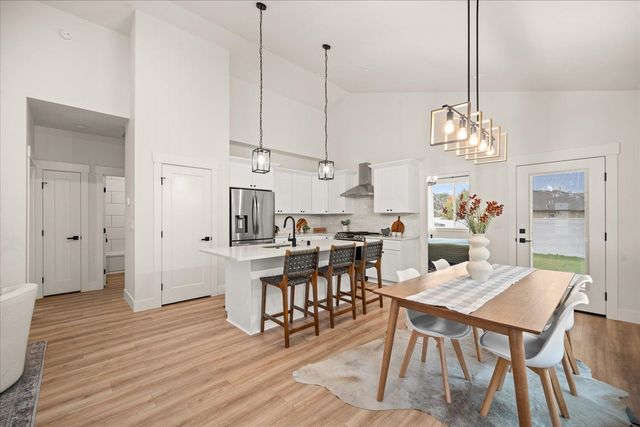 1824 N Jakeman Ct, Greenacres, WA 99016