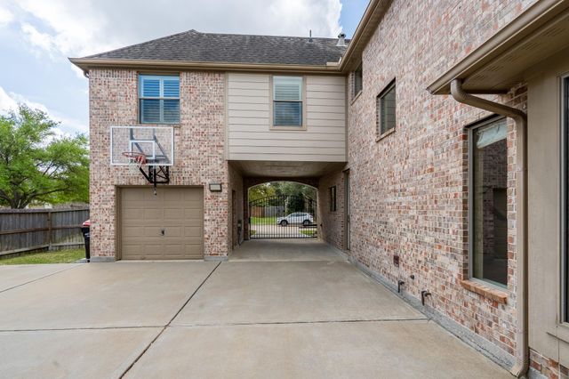 21110 W Kelsey Creek Trail, Cypress, TX 77433