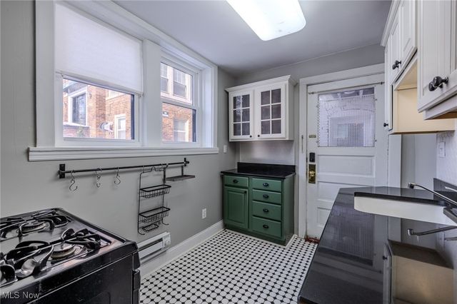 2469 Overlook Road 11, Cleveland Heights, OH 44106