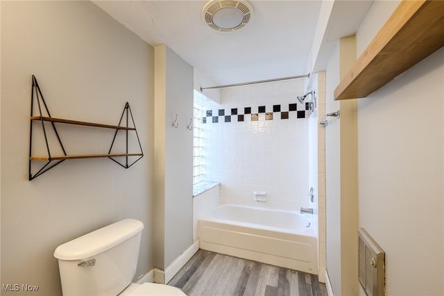 2469 Overlook Road 11, Cleveland Heights, OH 44106