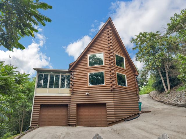 110 Lake Meadow Dr, Smithville, TN 37166